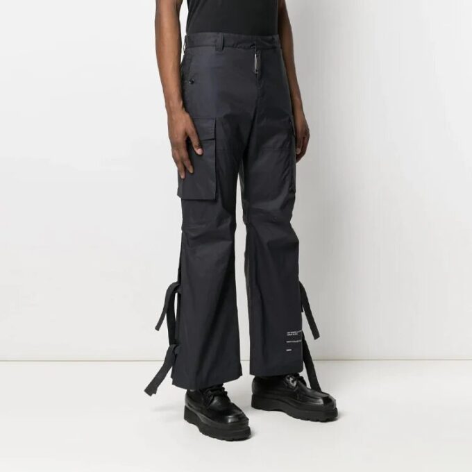 Pantalones cargo informales con estampado SS21, versión negra