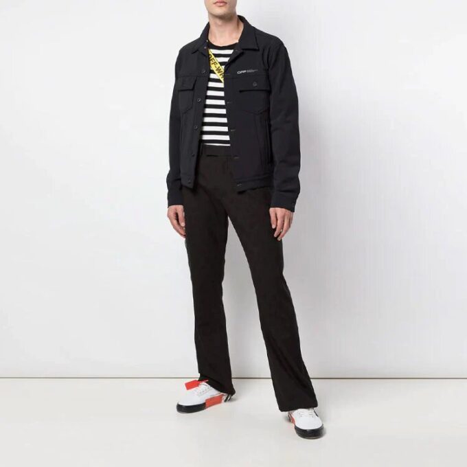 Pantalones casuales con logotipo, versión ajustada, negros