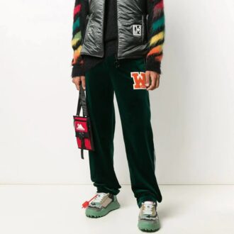 Pantalones con parche con el logotipo FW20 y efecto terciopelo