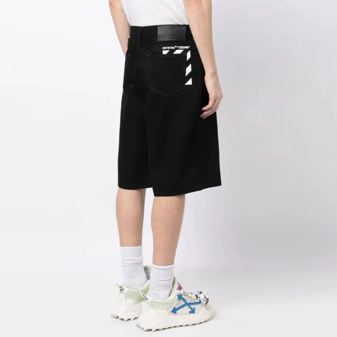 Pantalones Cortos hasta la rodilla con estampado de logotipo «Negro»