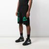 Pantalones Cortos negros con letras y flecha en la espalda