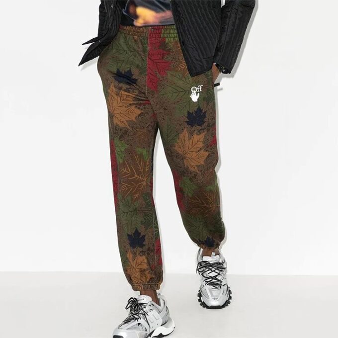 Pantalones deportivos ajustados con apliques de hojas FW20 para hombre, color caqui/verde