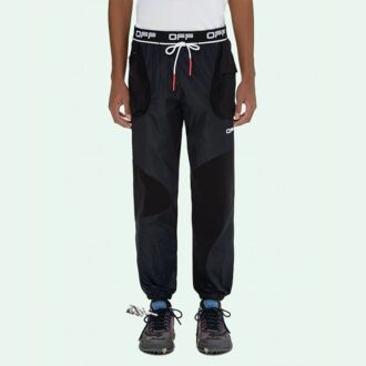 Pantalones deportivos largos ajustados con cordón y estampado de Arrows, color negro