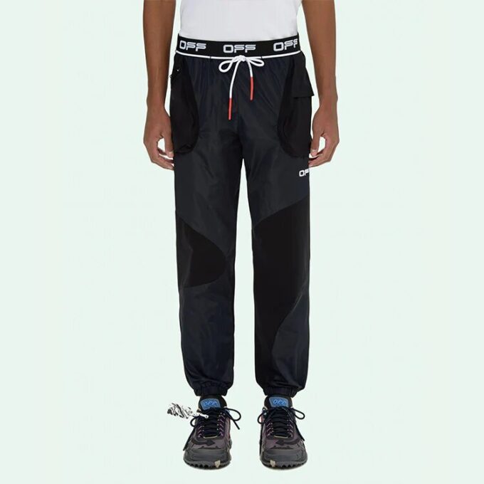 Pantalones deportivos largos ajustados con cordón y estampado de Arrows, color negro