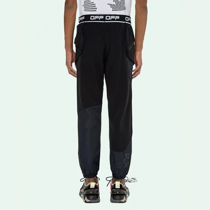 Pantalones deportivos largos ajustados con cordón y estampado de Arrows, color negro