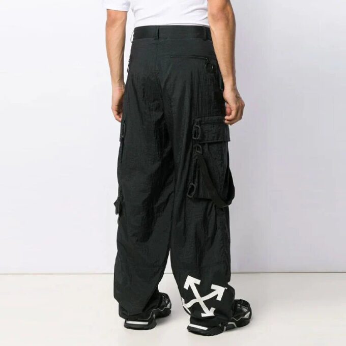 Pantalones largos cargo bordados, corte holgado, negros