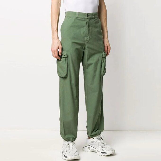 Pantalones largos rectos holgados con múltiples bolsillos, color verde