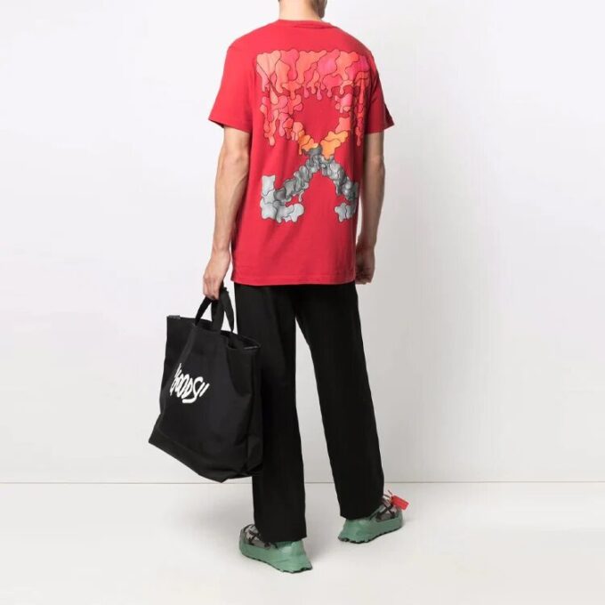 Polo de manga corta con estampado de flechas de la colección SS21, color rojo