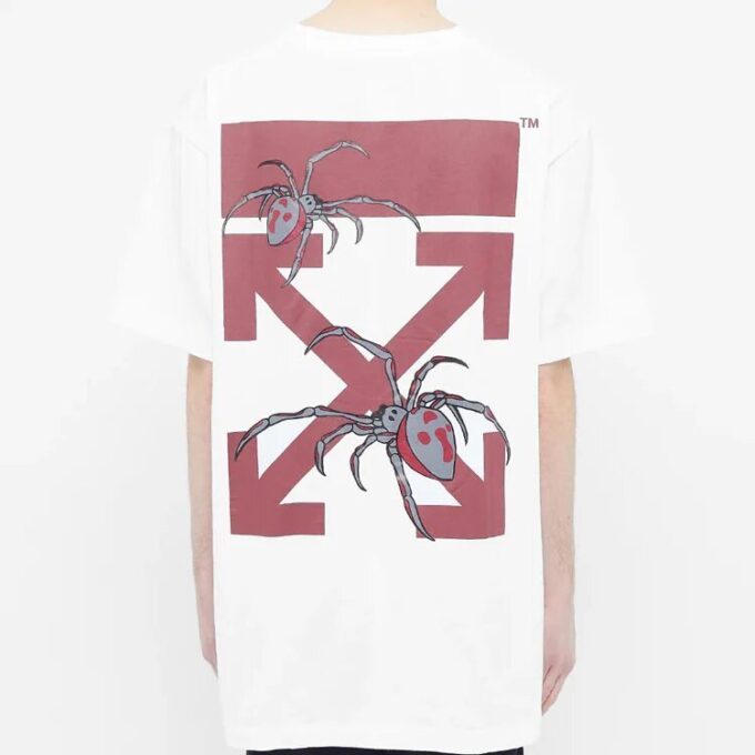Polo de manga corta holgado con estampado de araña y logotipo de Spider-Man