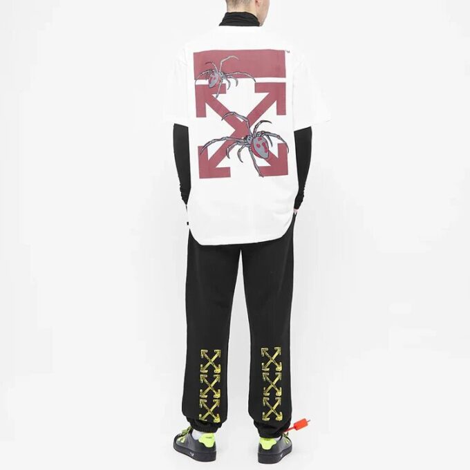 Polo de manga corta holgado con estampado de araña y logotipo de Spider-Man