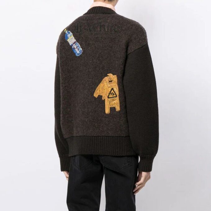 SS21 Cuello redondo Bordado Marrón