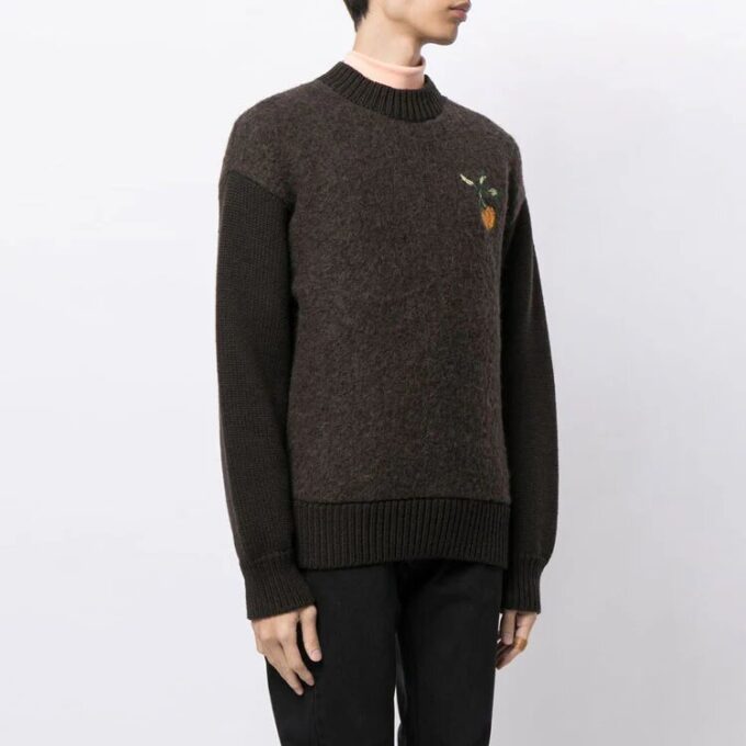 SS21 Cuello redondo Bordado Marrón