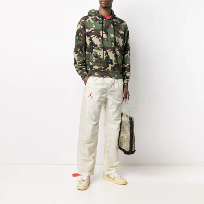 SS21 Estampado completo de camuflaje, corte holgado, verde
