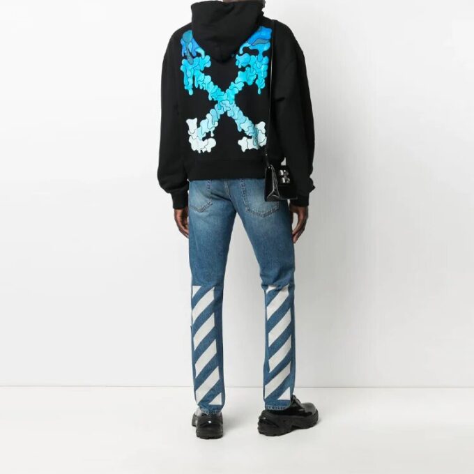 SS21 Estampado, corte holgado, negro