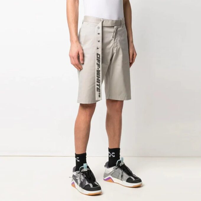 SS21 Pantalones Cortos hasta la rodilla con logo en el cinturón, corte holgado, color beige