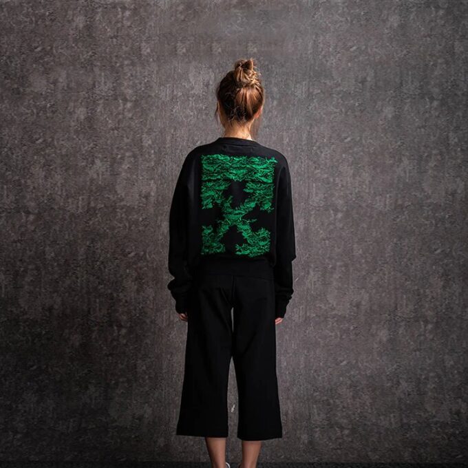 Sudadera con capucha negra con estampado de flechas de Off-White