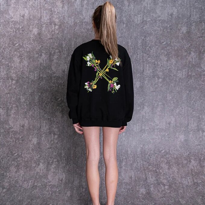 Sudadera con capucha Off-White con flecha negra