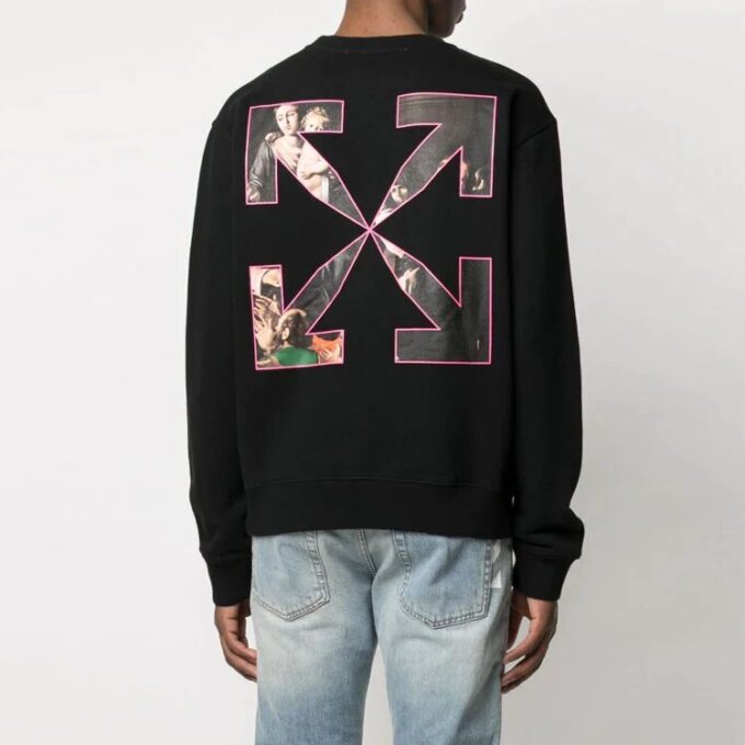 Versión de manga larga con cuello redondo y estampado de Arrows de la colección Primavera-Verano 2021, color negro