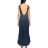 Vestido midi de satén con espalda descubierta